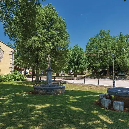 Beautiful In Semesterbostad Tinjan