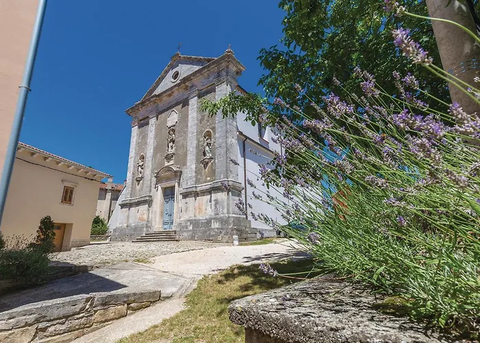 Awesome In Vikendica *